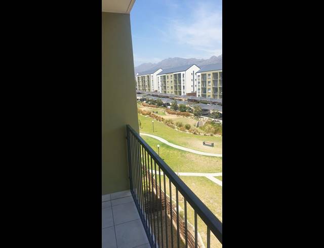 2 BEDROOM PROPERTY TO RENT IN GREENBAY ECO ESTATE